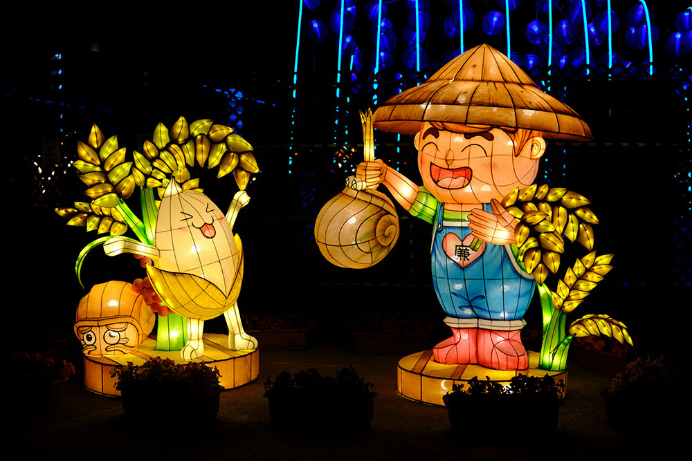 「光を拾い穢れを祓う、黄金の稲穂実る」