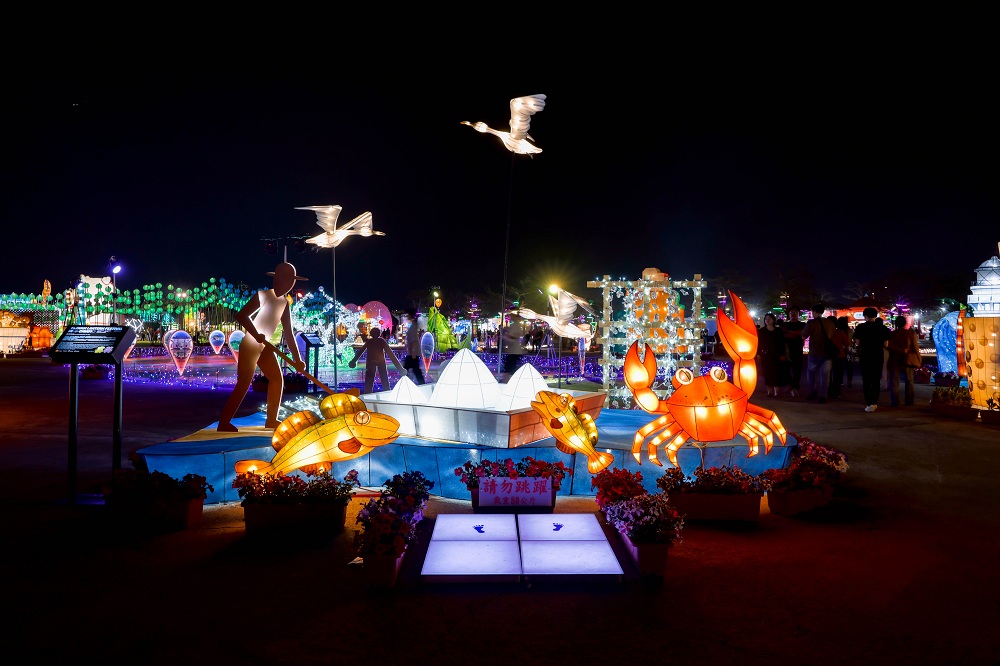 塩田に映る潮騒