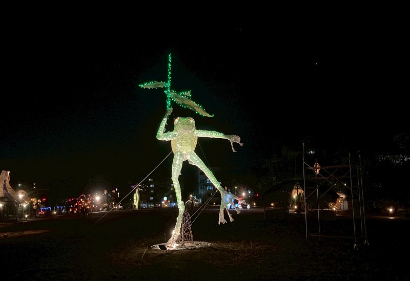 개구리는 비를 타고